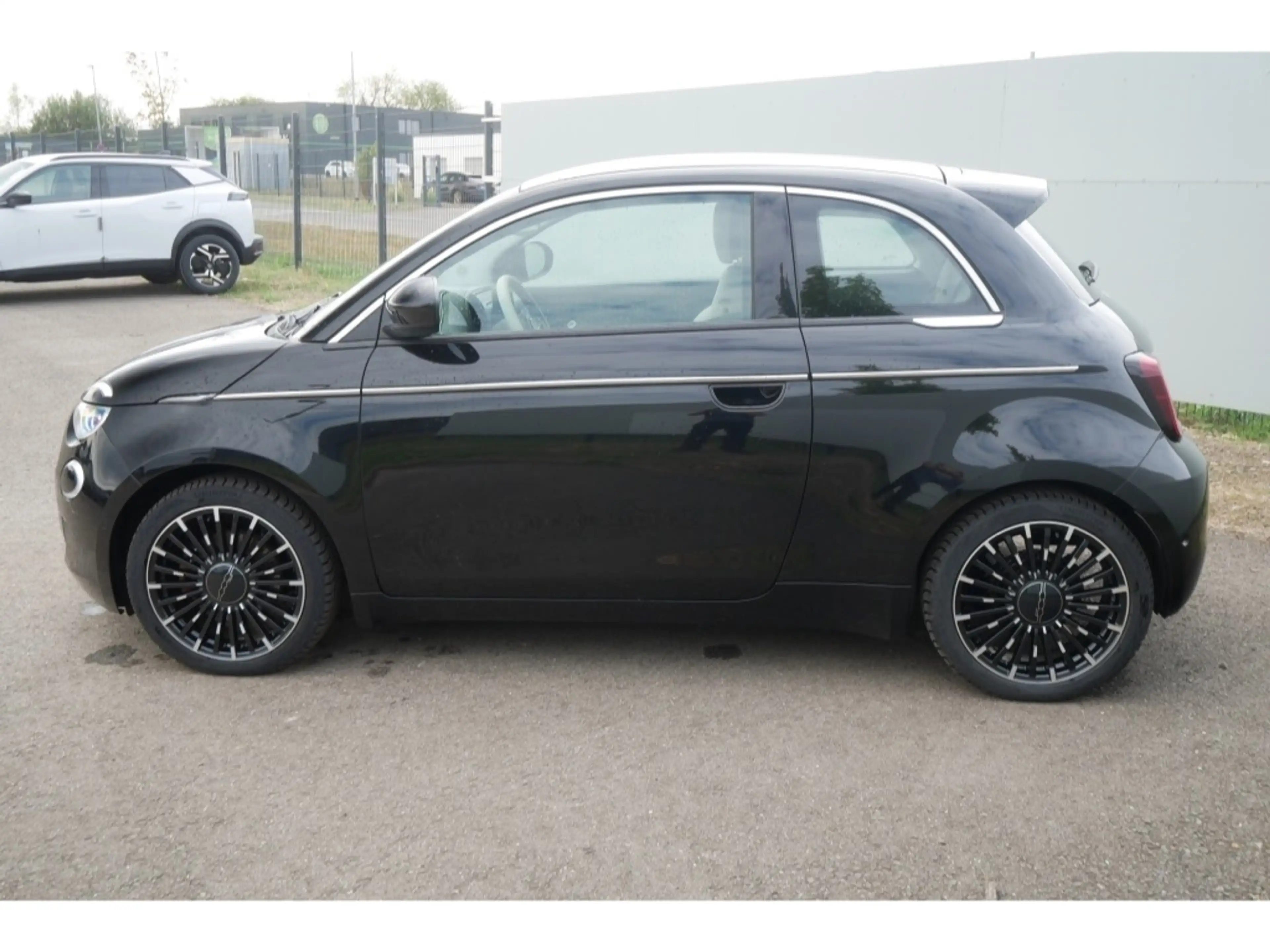 Fiat 500e BY BOCELLI AT 42 Kwh 118PS LED NAVI WINTER — photo 6