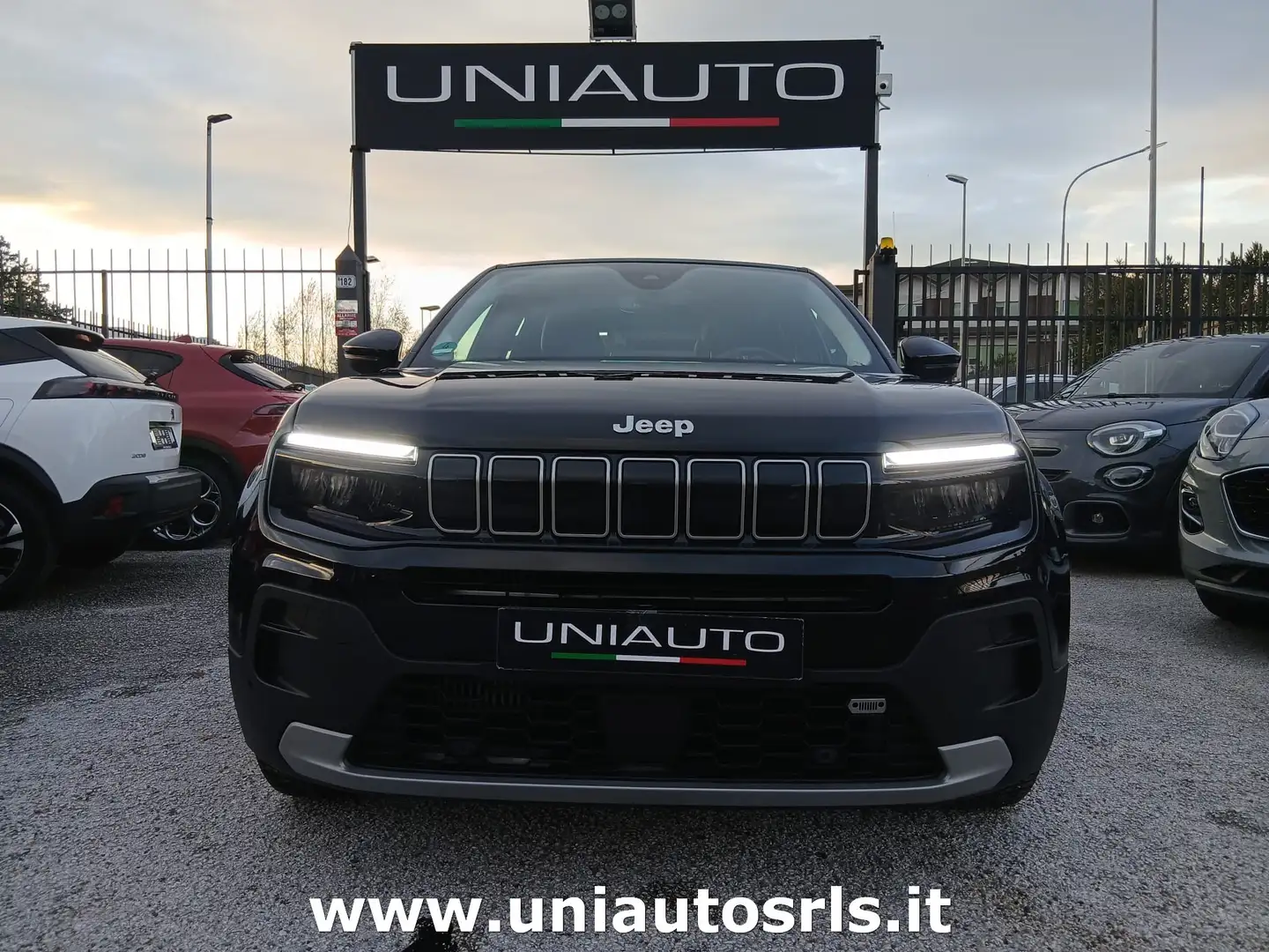 Jeep Avenger Avenger 1.2 turbo Altitude Nero - 1