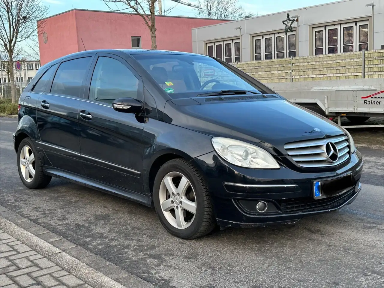 Mercedes-Benz B 200