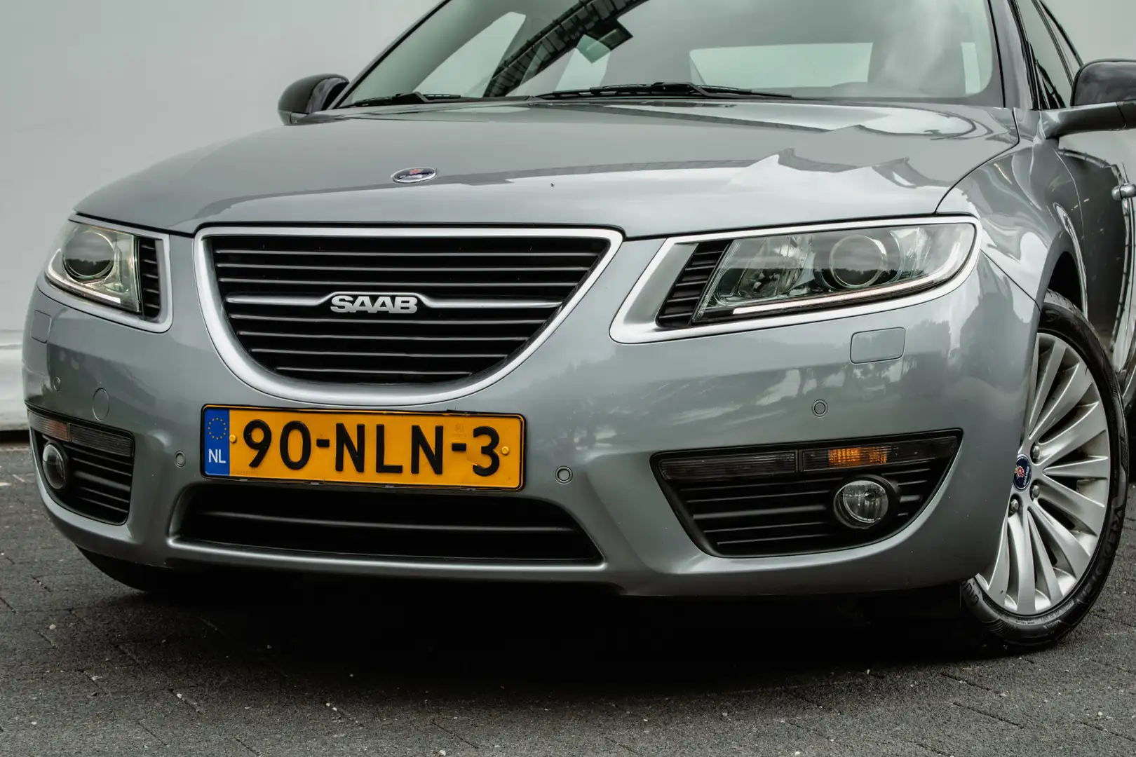 Saab 9-5 2.0T BioPower Vector Exklusiv Full map navigatie/ Grijs - 2