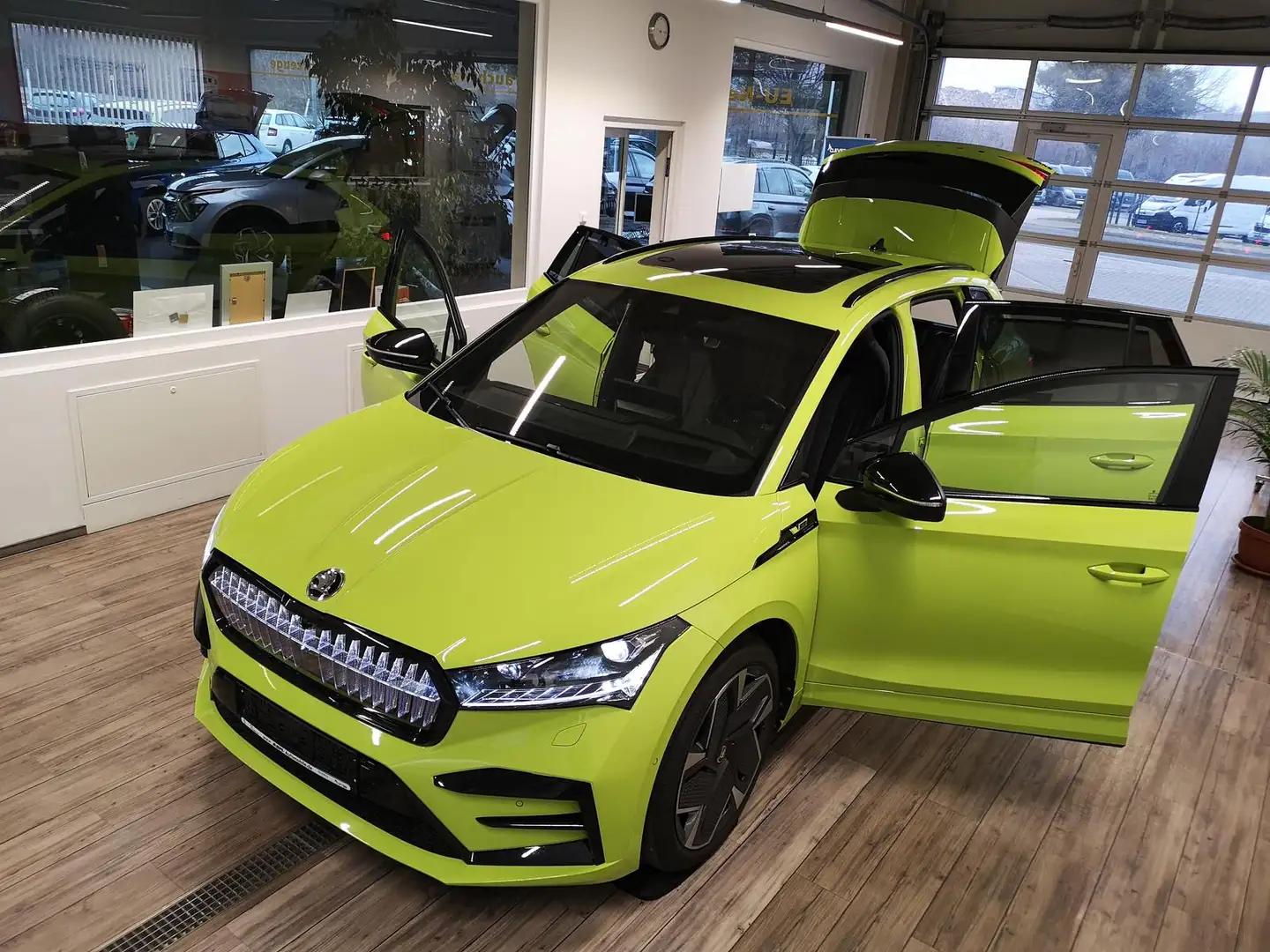 Skoda Enyaq iV RS 220 kW*PSD*AHK*virt.Pedal*360°Kamera Groen - 2