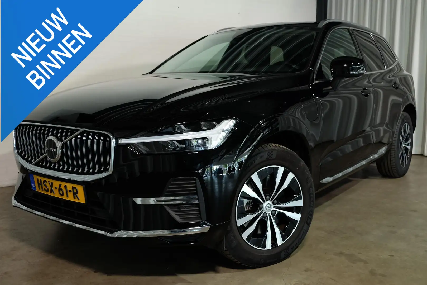 Volvo XC60 2.0 T6 Plug-in hybrid AWD Core Bright Zwart - 1