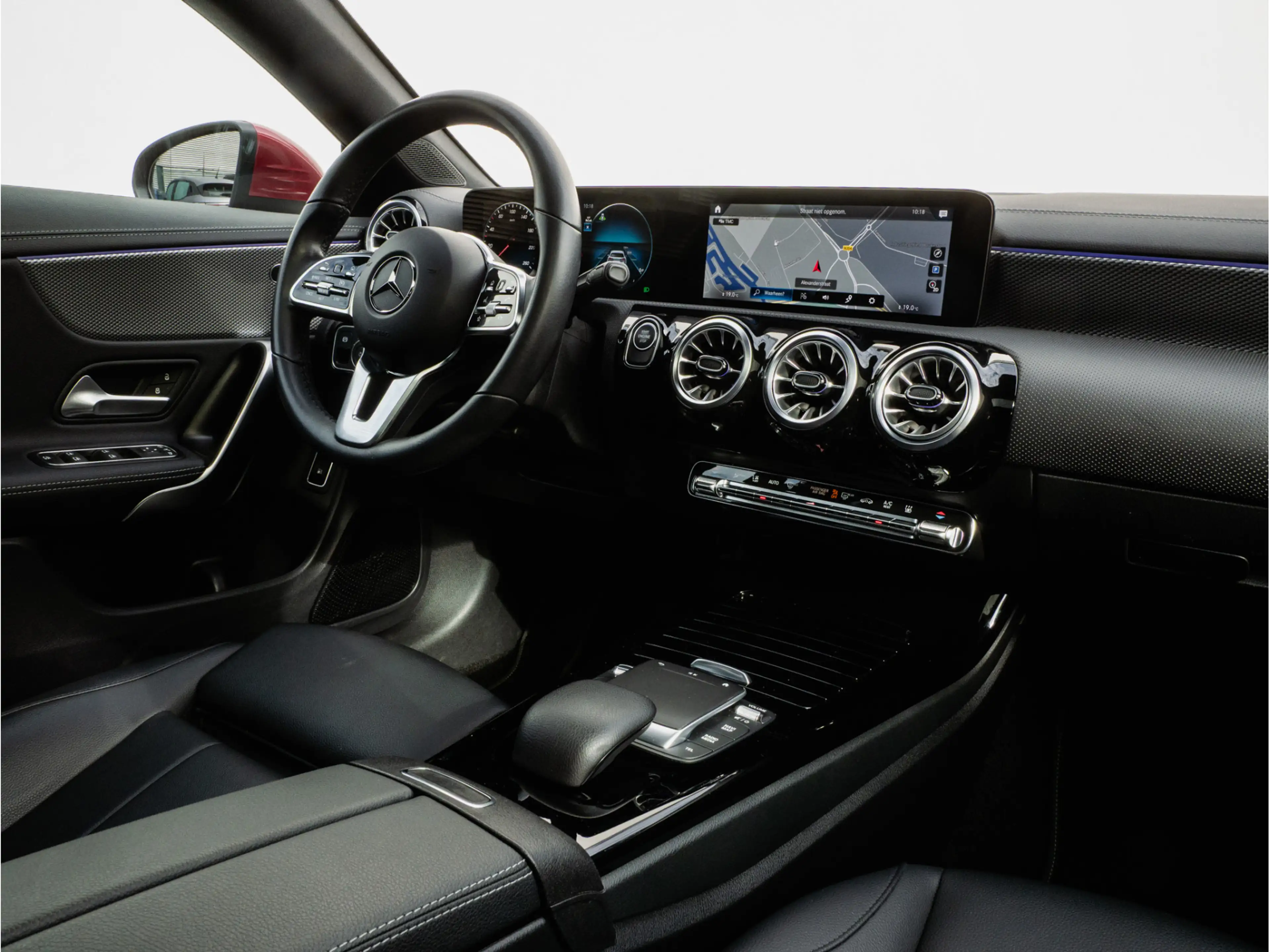 Mercedes-Benz CLA 250 Shooting Brake e Business Solution Luxury Panorama — photo 3
