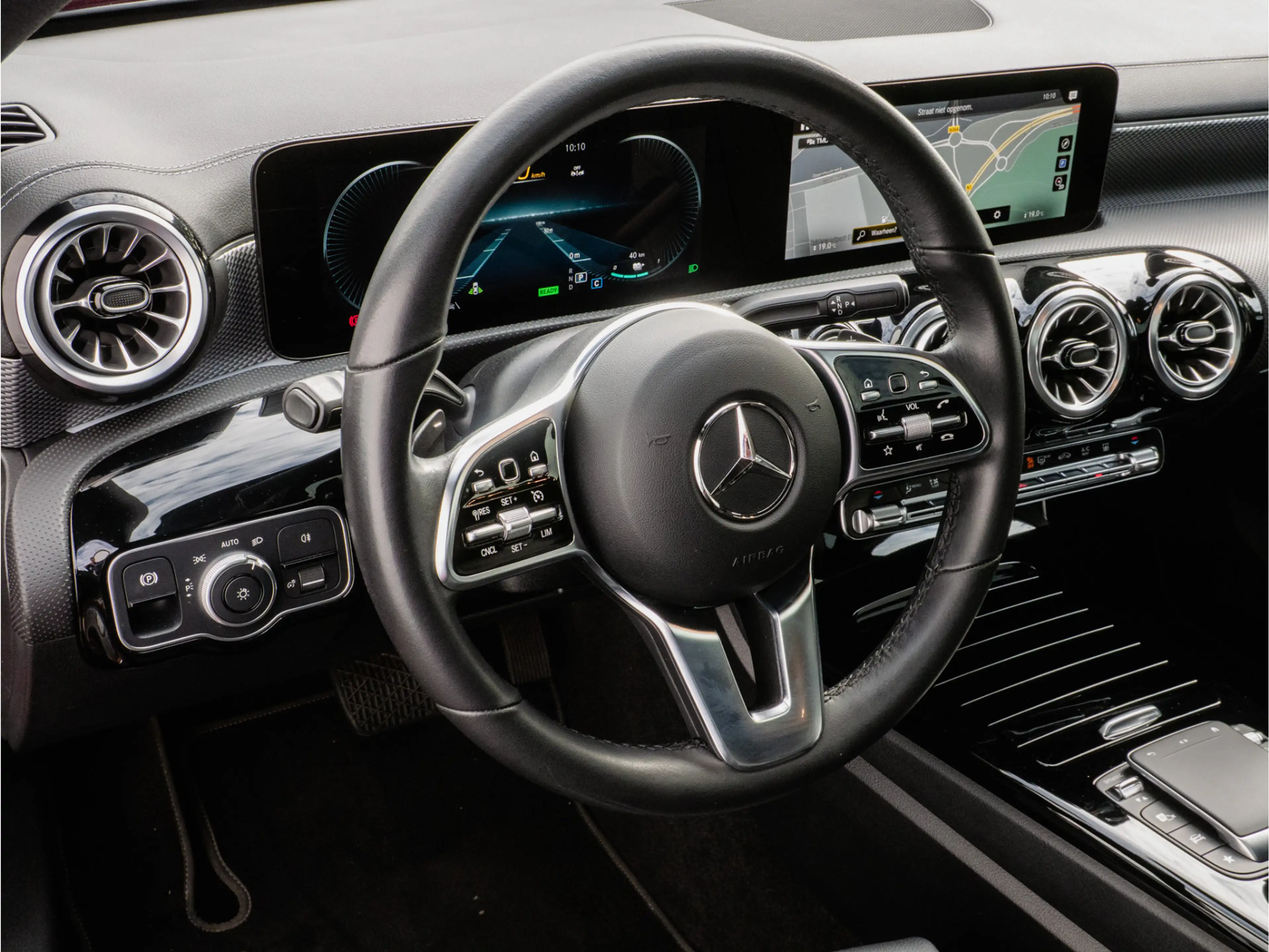 Mercedes-Benz CLA 250 Shooting Brake e Business Solution Luxury Panorama — photo 11