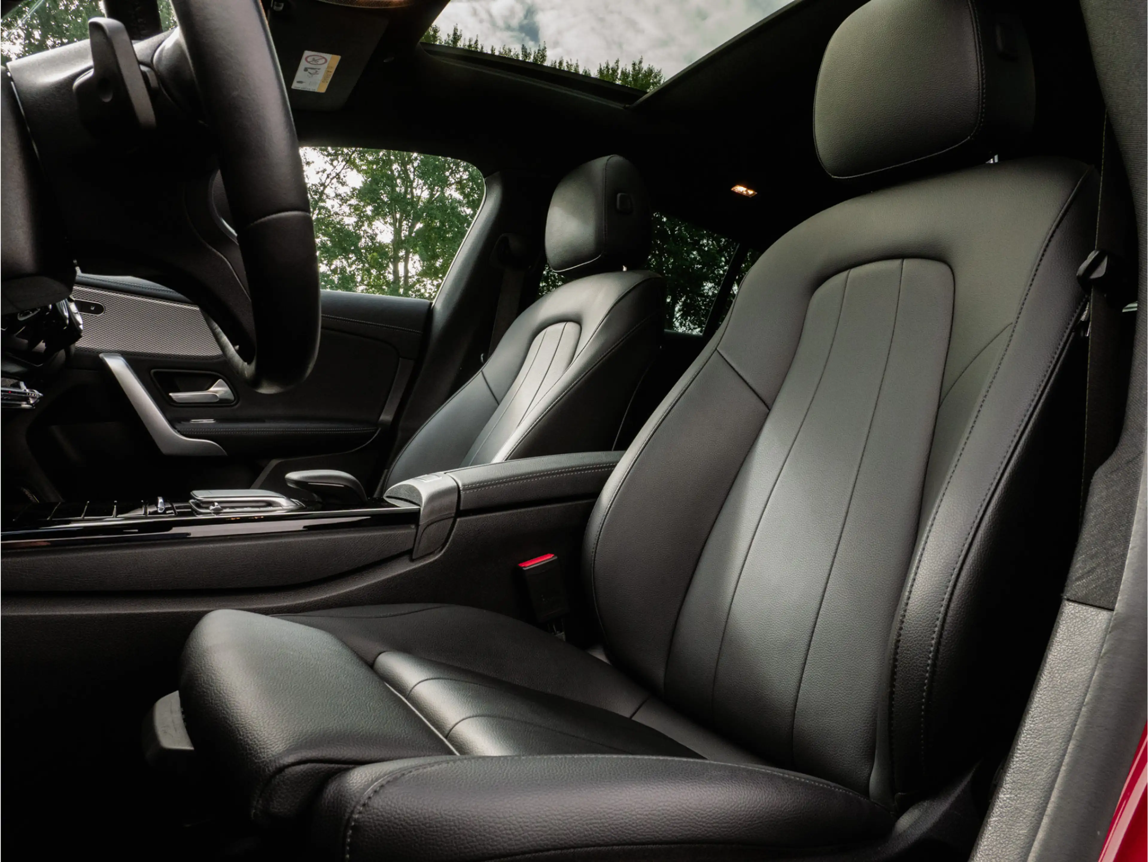 Mercedes-Benz CLA 250 Shooting Brake e Business Solution Luxury Panorama — photo 34