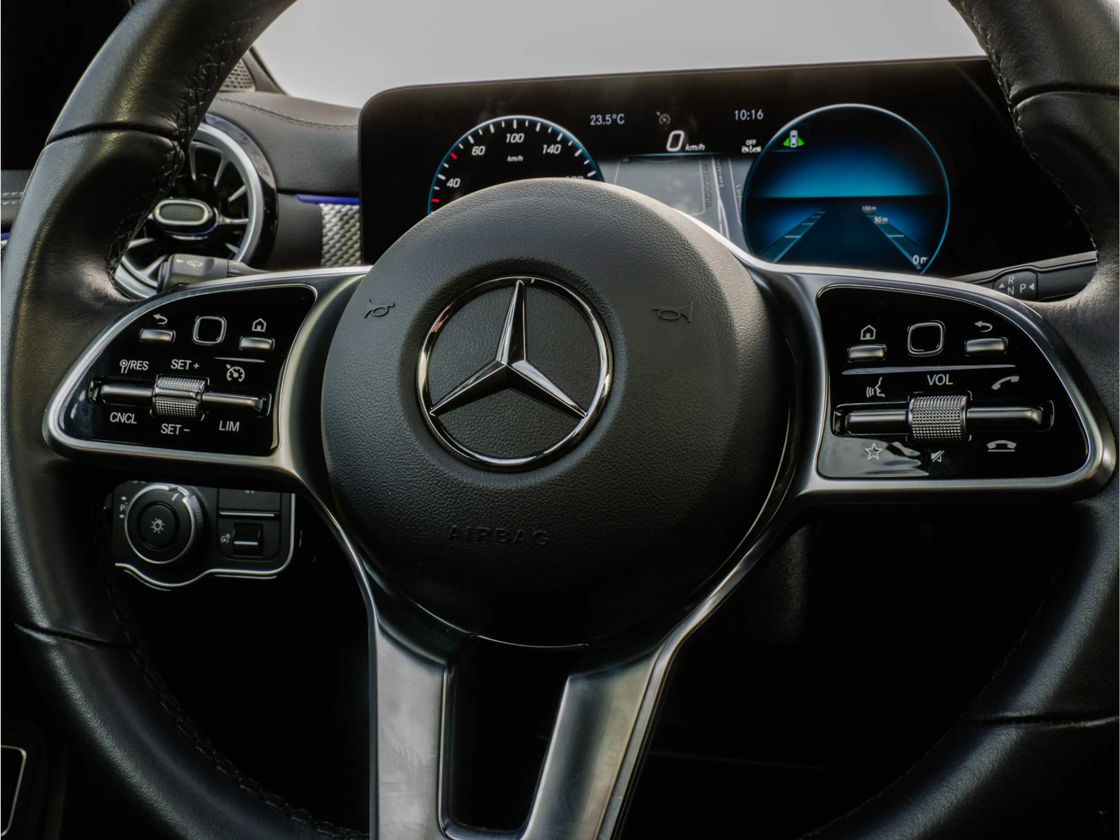 Mercedes-Benz CLA 250 Shooting Brake e Business Solution Luxury Panorama — photo 41