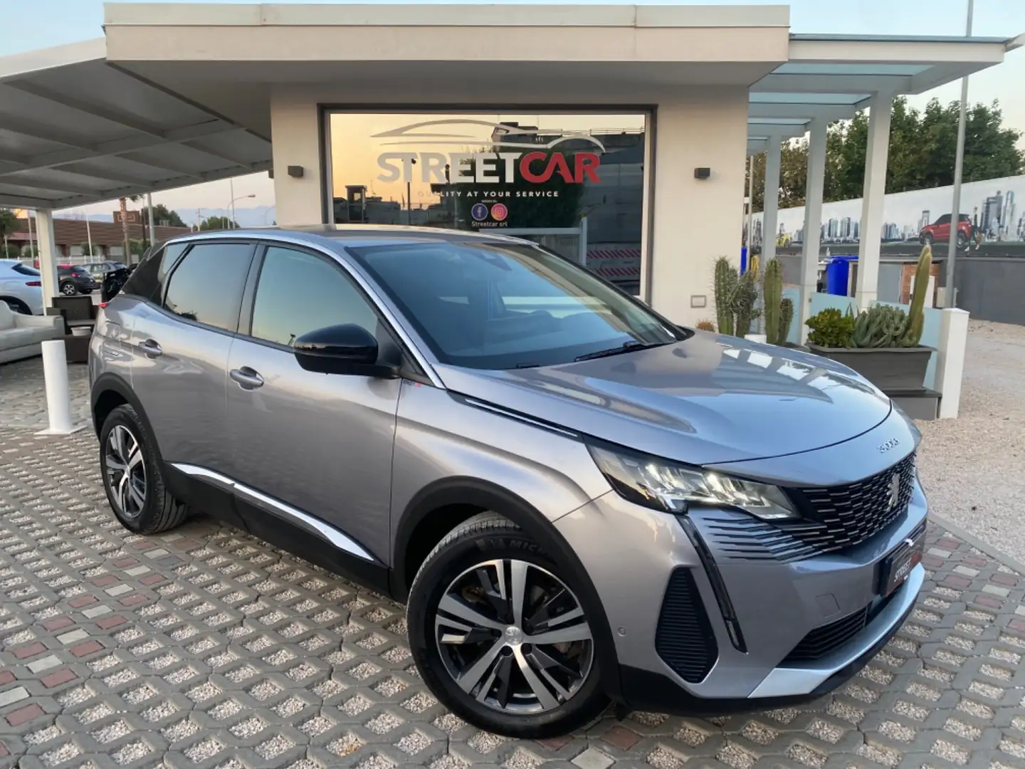 Peugeot 3008 BlueHDi 130 S&S EAT8 Allure Pack Grau - 1