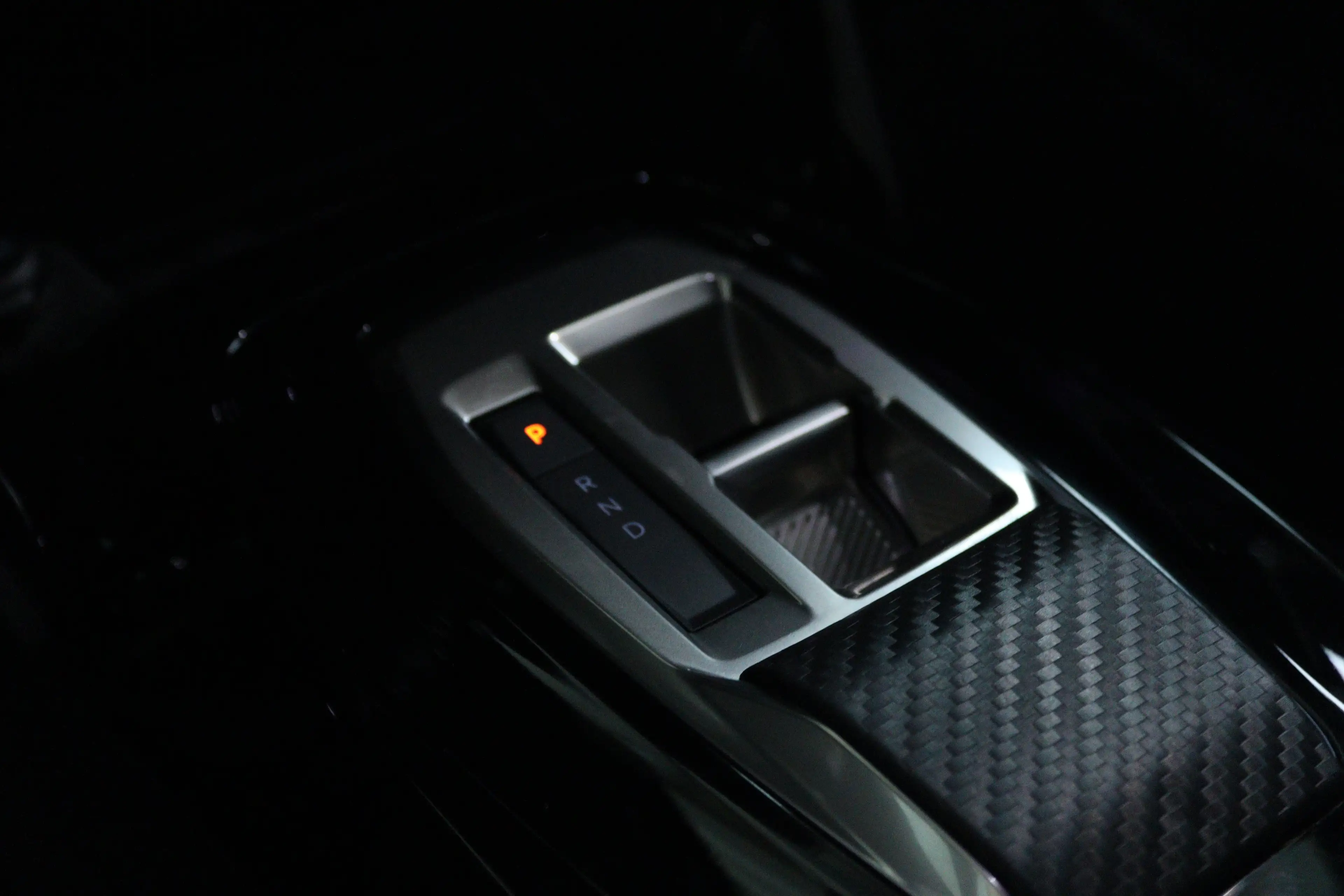 Peugeot 2008 1.2 Hybrid 145 GT | Adapt. Cruise | 360 Camera | K — photo 25