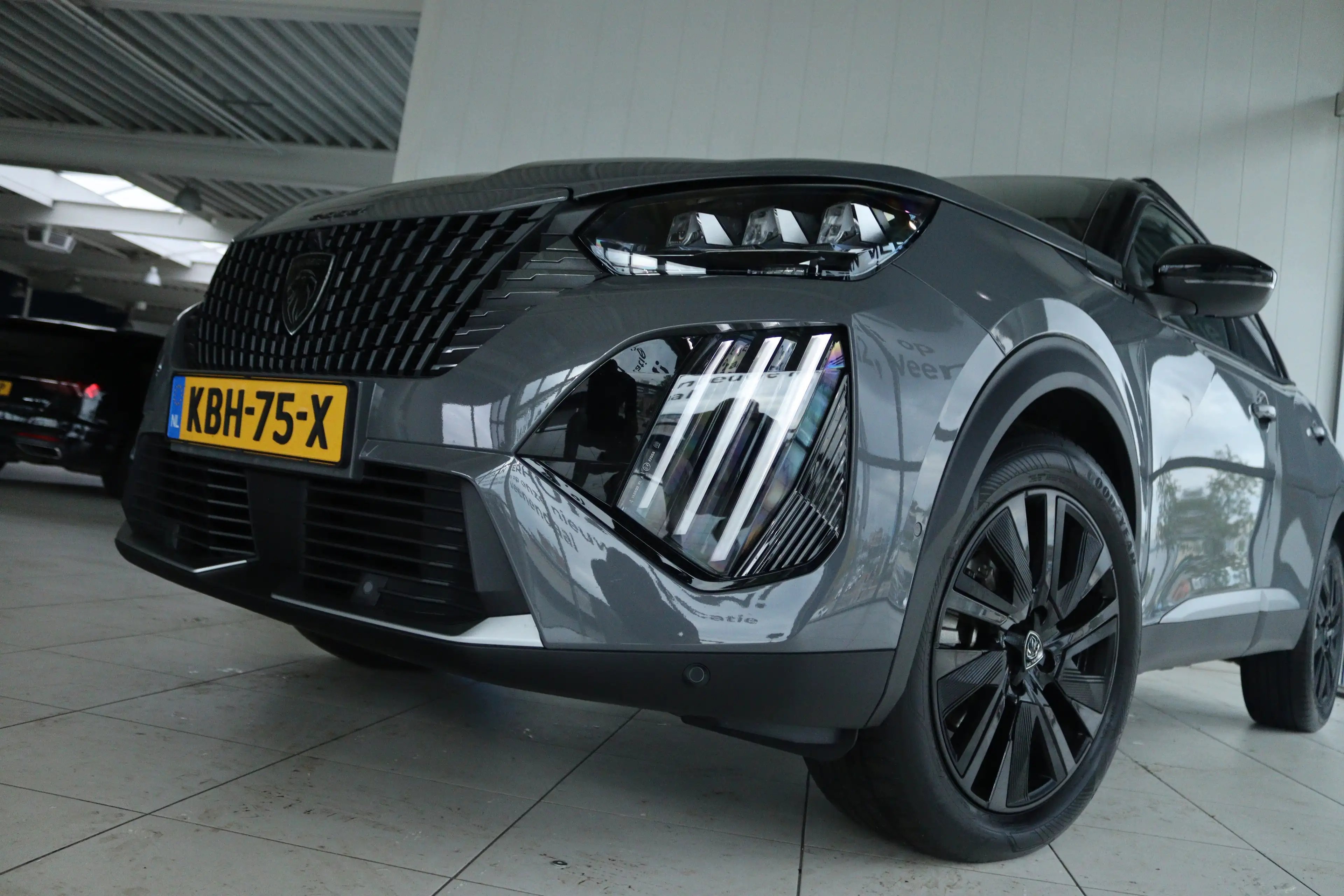 Peugeot 2008 1.2 Hybrid 145 GT | Adapt. Cruise | 360 Camera | K — photo 5