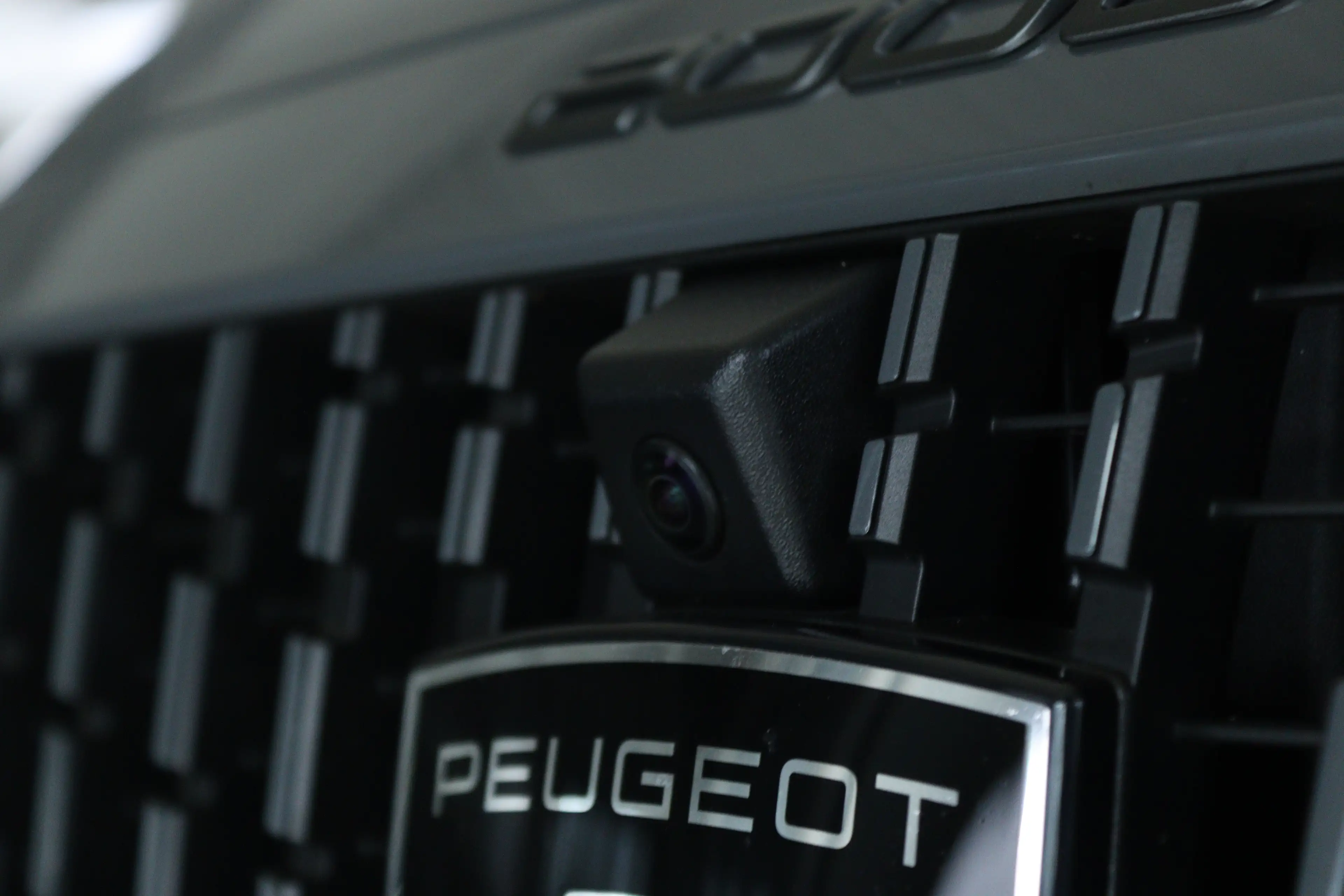 Peugeot 2008 1.2 Hybrid 145 GT | Adapt. Cruise | 360 Camera | K — photo 8