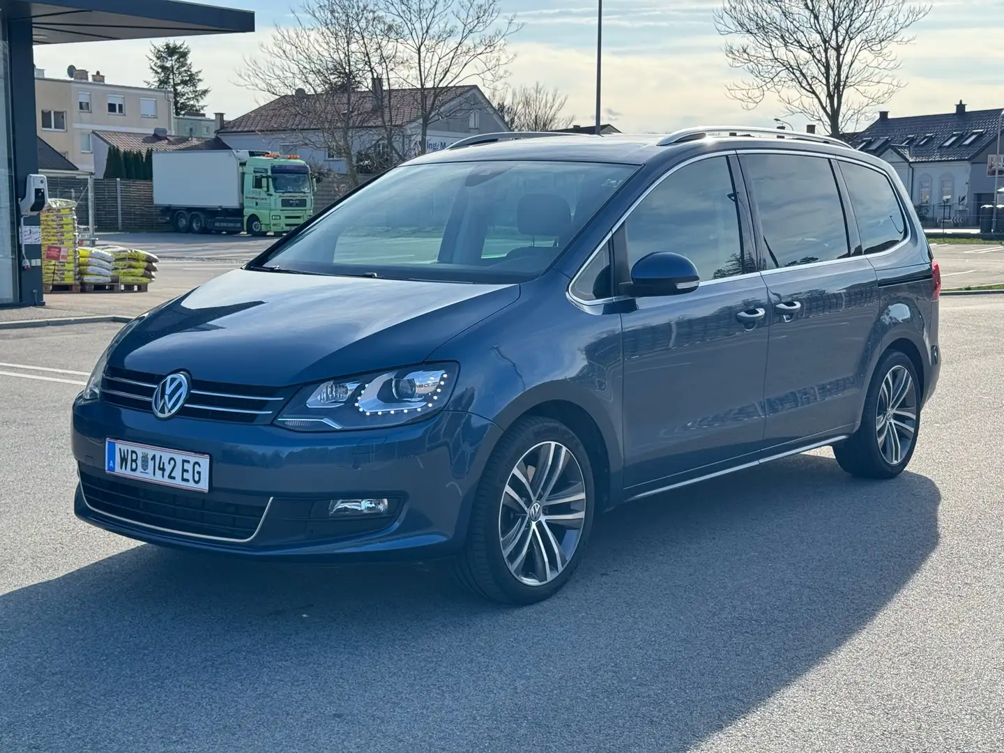 Volkswagen Sharan Comfortline BMT SCR 2,0 TDI DSG Blau - 1