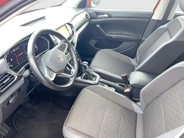Volkswagen T-Cross view 9