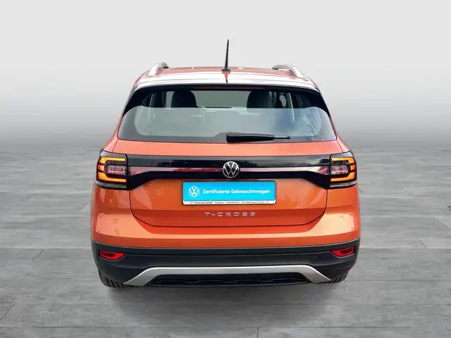 Volkswagen T-Cross view 4