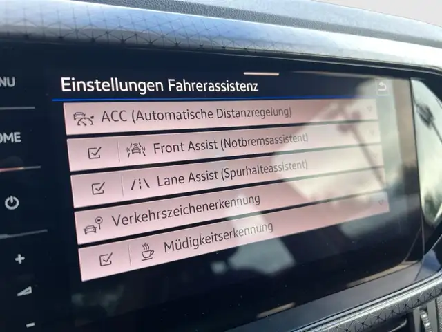 Volkswagen T-Cross view 24