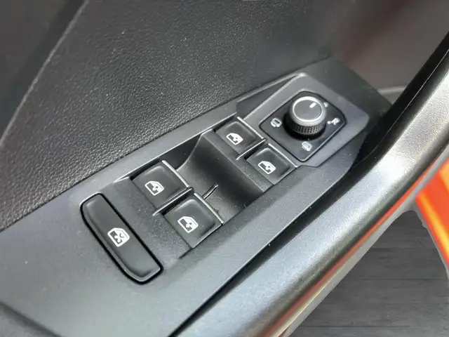 Volkswagen T-Cross view 18