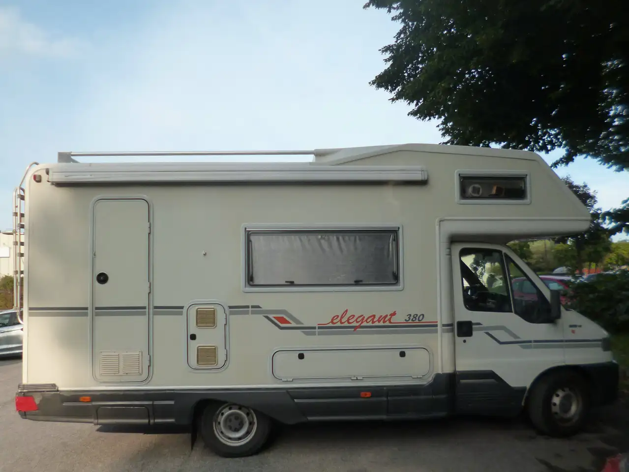 CI Elegant 380, foto 1