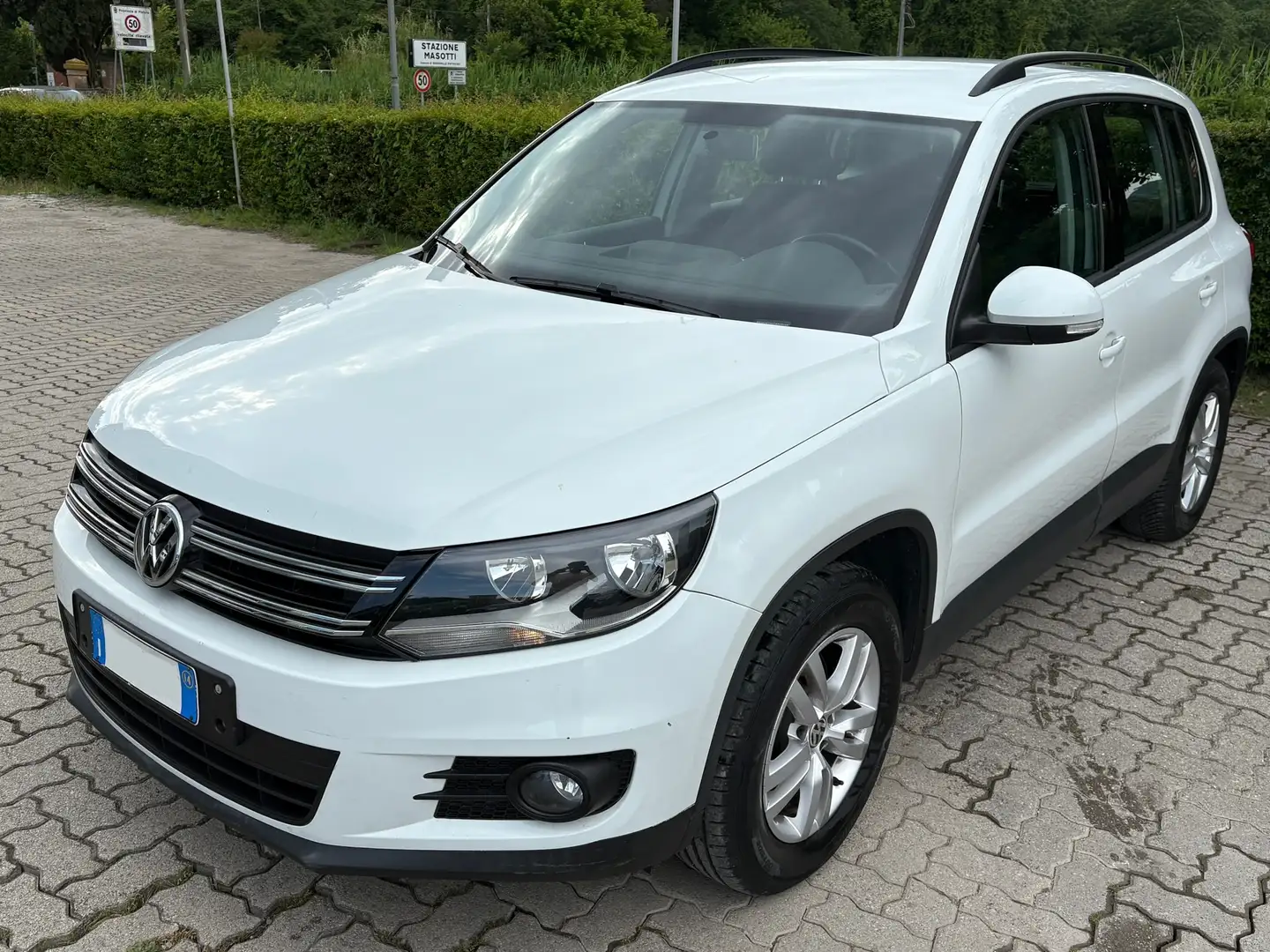 Volkswagen Tiguan Tiguan 2.0 tdi bm Cross 110cv Blanc - 1