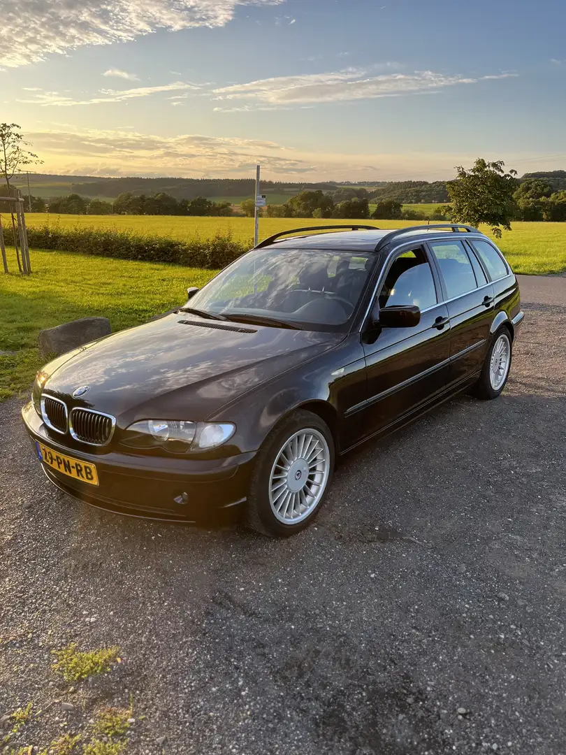 BMW 330 325i Manual black leather, sunroof, heated seats Černá - 1