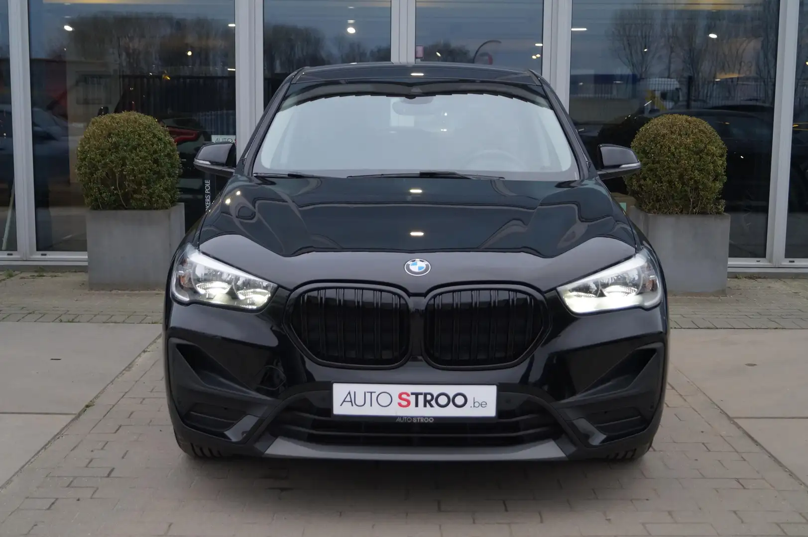 BMW X1 xDrive25e PHEV LED NAVIpro ALU CRUISE Schwarz - 2