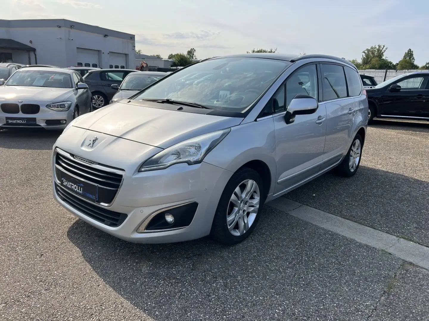 Peugeot 5008 1.6 BlueHDi 120ch Allure S&S 7Places Distri Neuf GPS Attelage Grau - 1