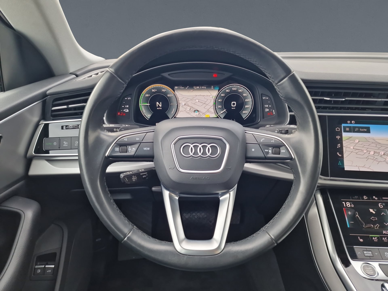 Audi Q8 55 TFSI e qu S line AHK Luftfahrw. Leder Kam. — photo 13