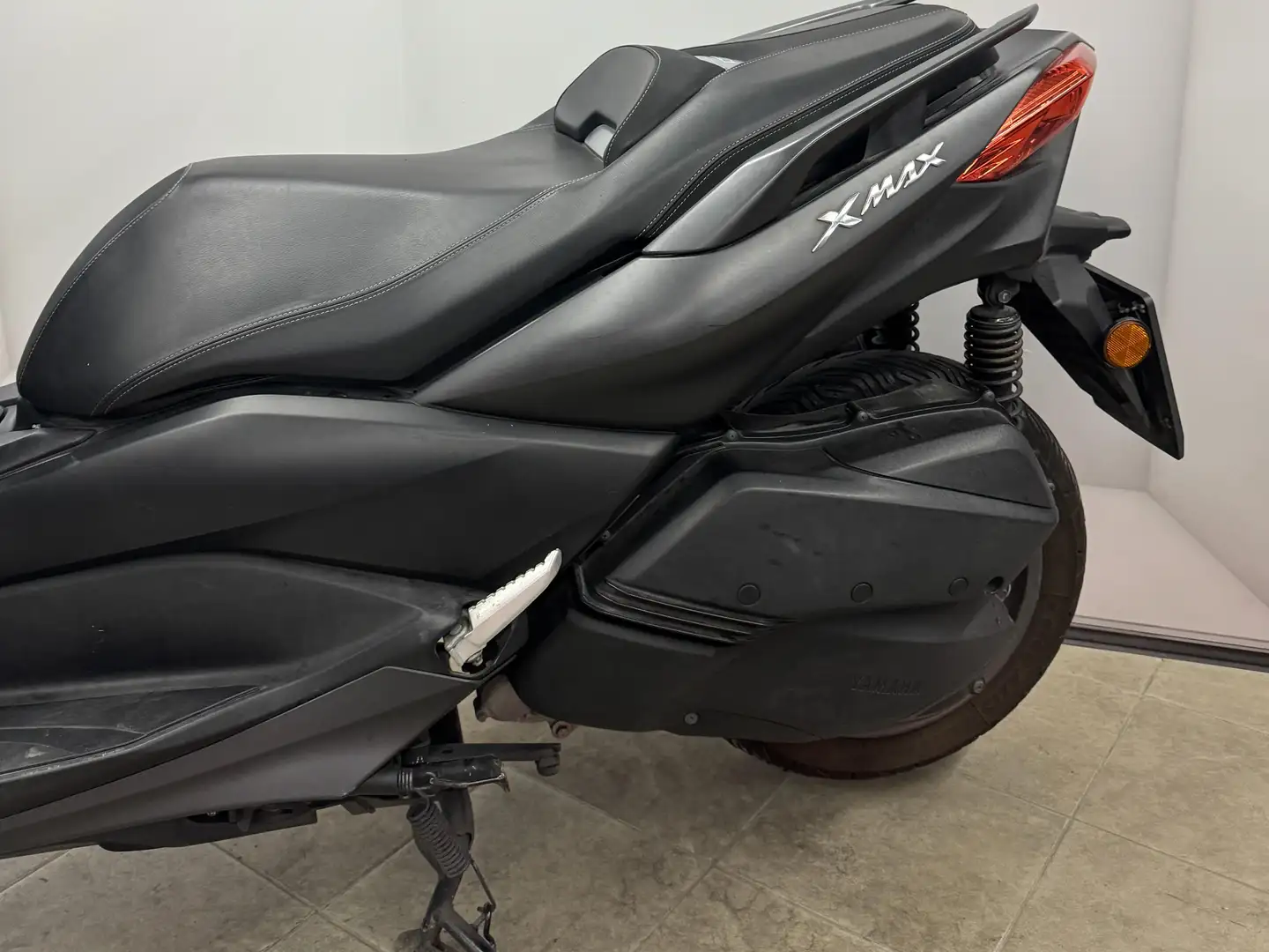 Yamaha X-Max 300 Nero - 2