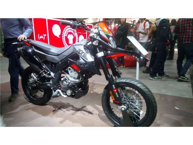 aprilia sx-125 supermoto-mit-abs-sofort-verfuegbar schwarz