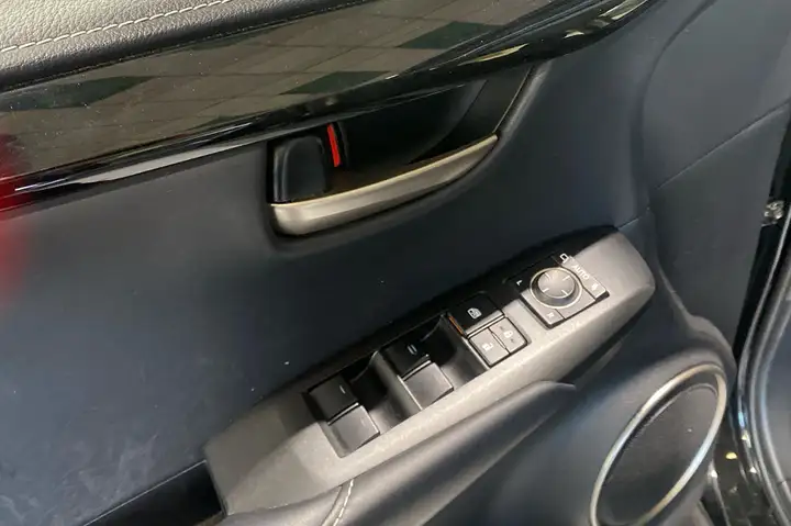 Lexus NX 2017, foto 18