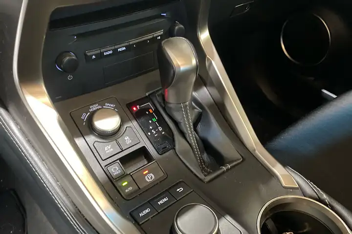 Lexus NX 2017, foto 20