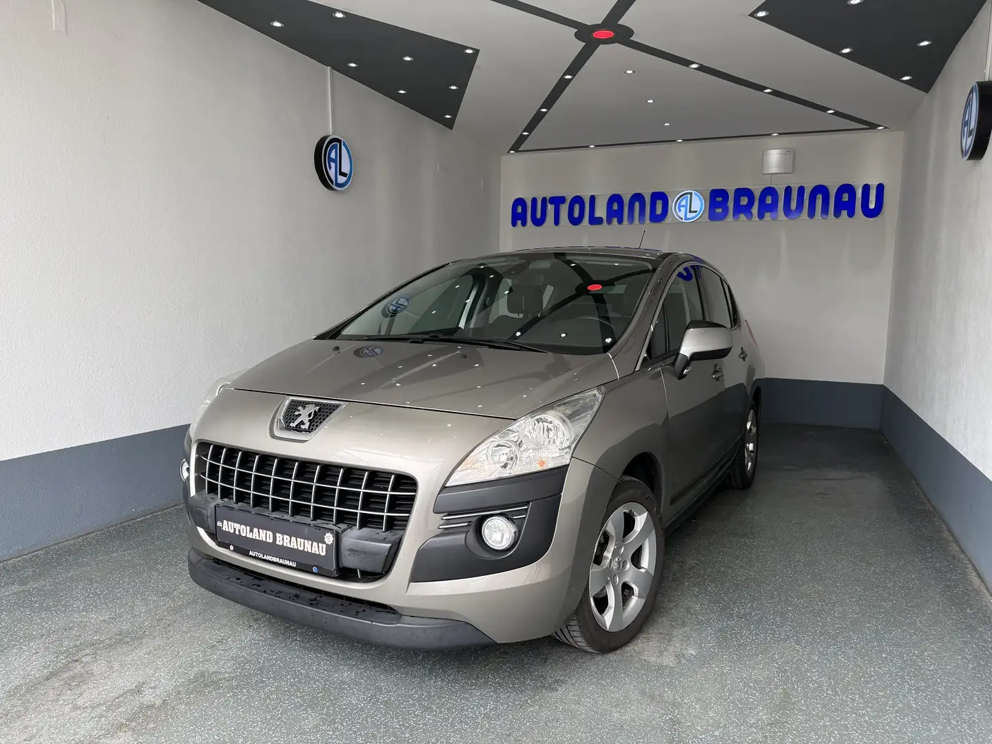 Peugeot 3008 3008 HDi FAP 110 Premium Grau - 1
