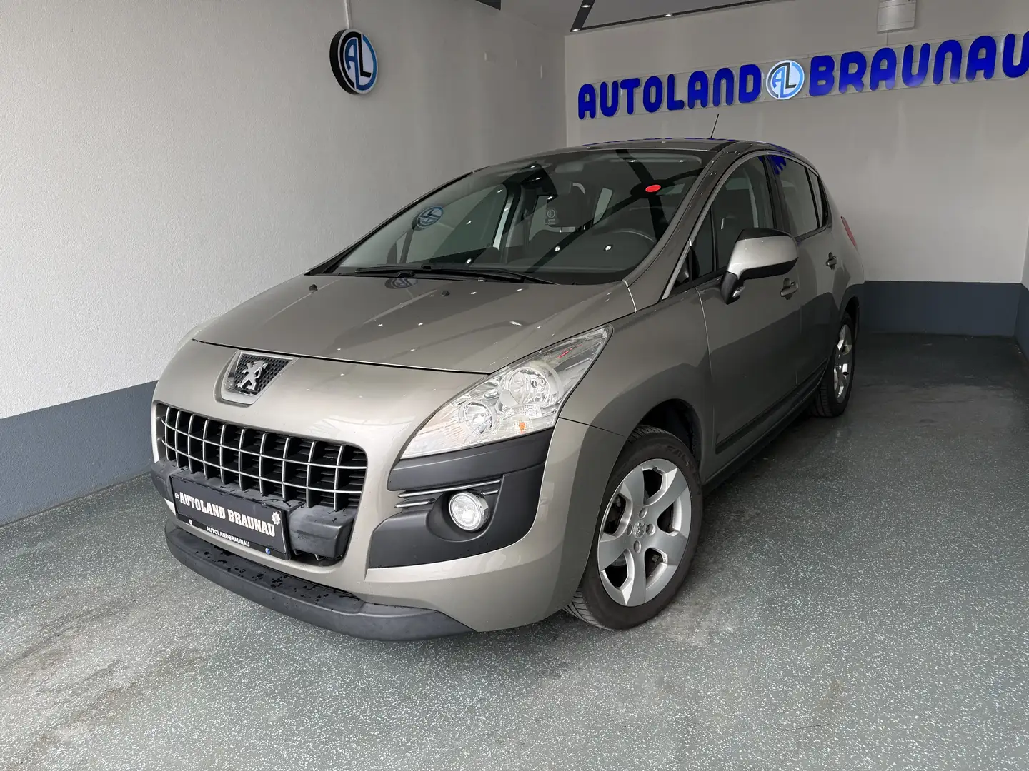 Peugeot 3008 3008 HDi FAP 110 Premium Grau - 2