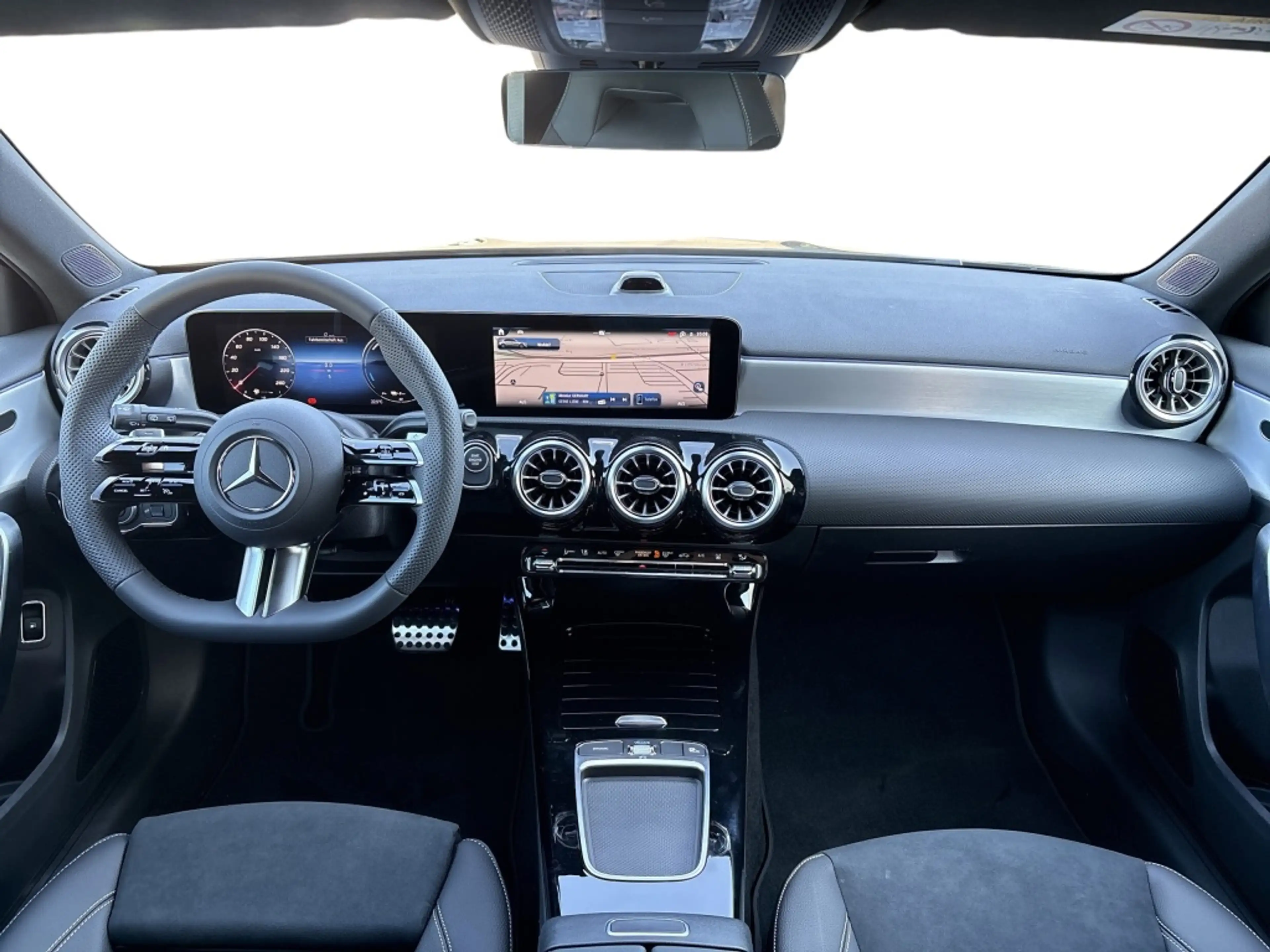 Mercedes-Benz A 250 e AMG-Edition Multibeam Sound 19" 11kW — photo 8