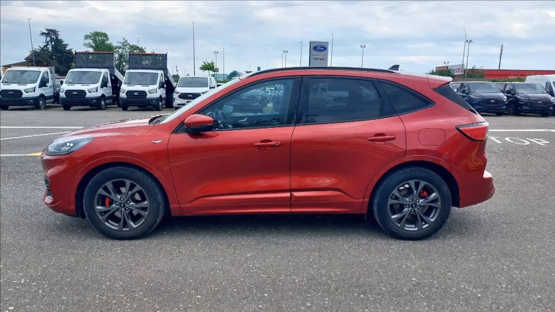 Ford Kuga 1.5 ecoblue ST-Line 2wd 120cv Rouge - 1