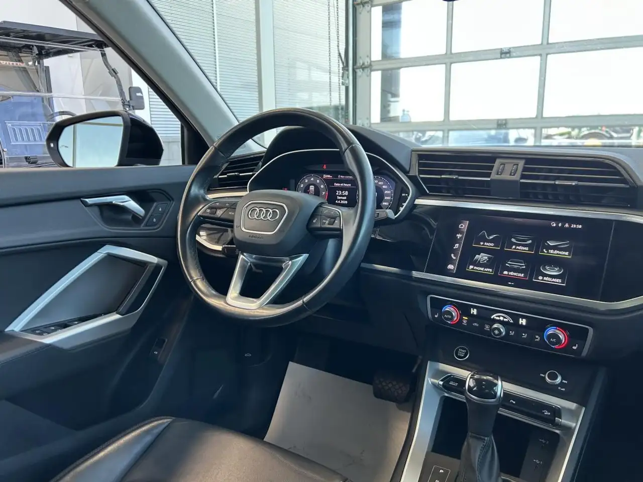 Audi Q3 снимка Audi Q3