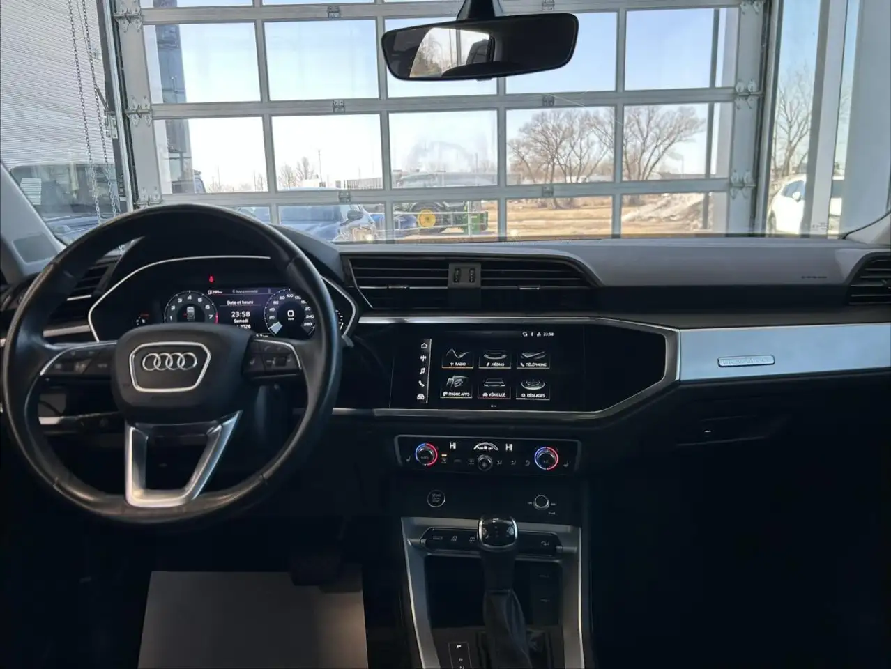 Audi Q3 снимка Audi Q3