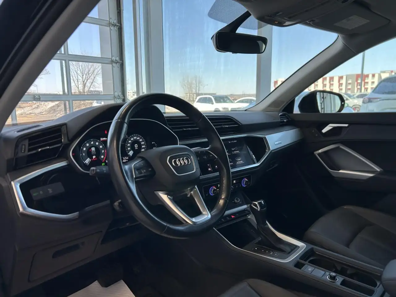 Audi Q3 снимка Audi Q3