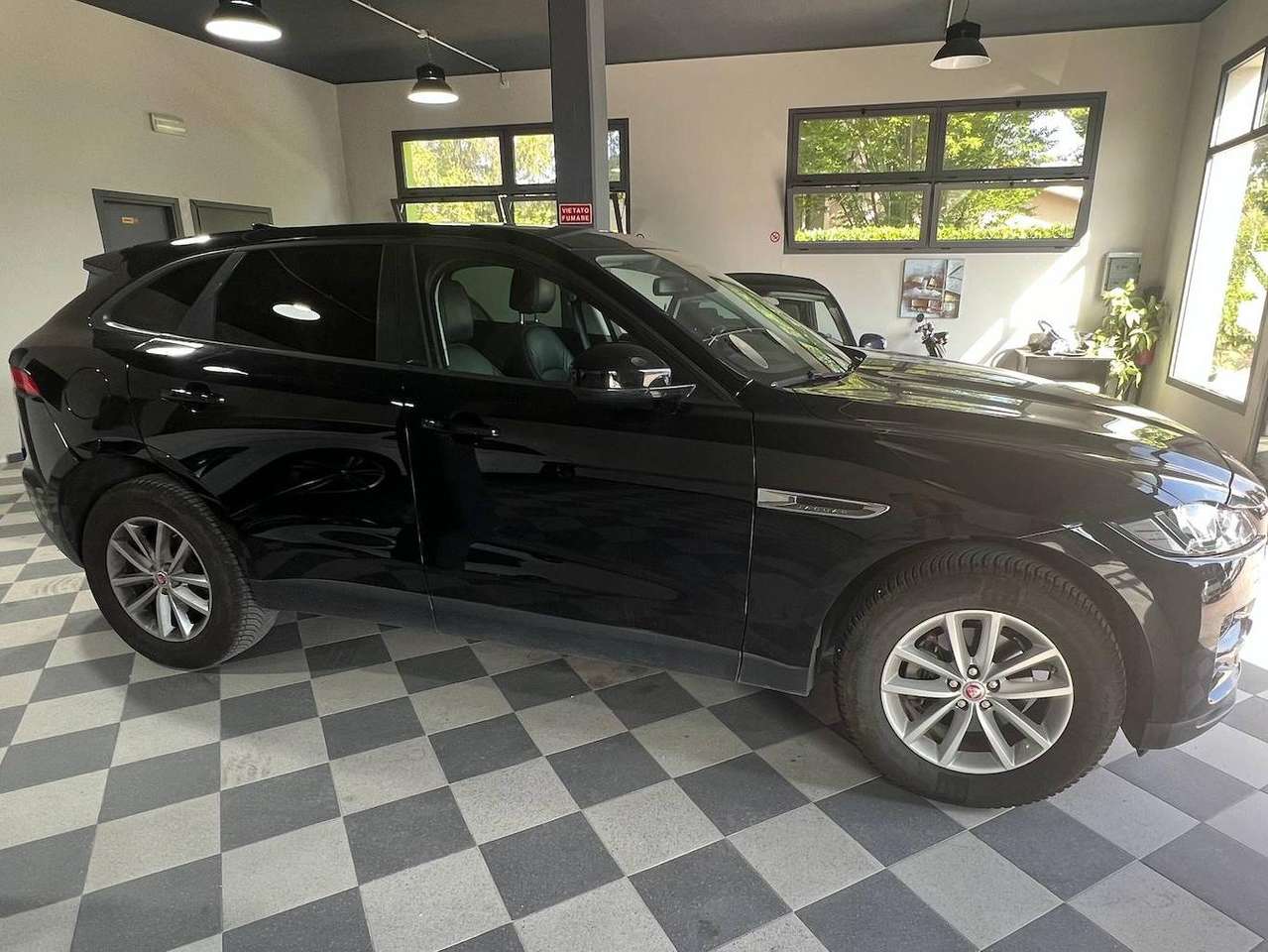 Jaguar F-Pace F-Pace 2.0d 4awd 180cv auto my18