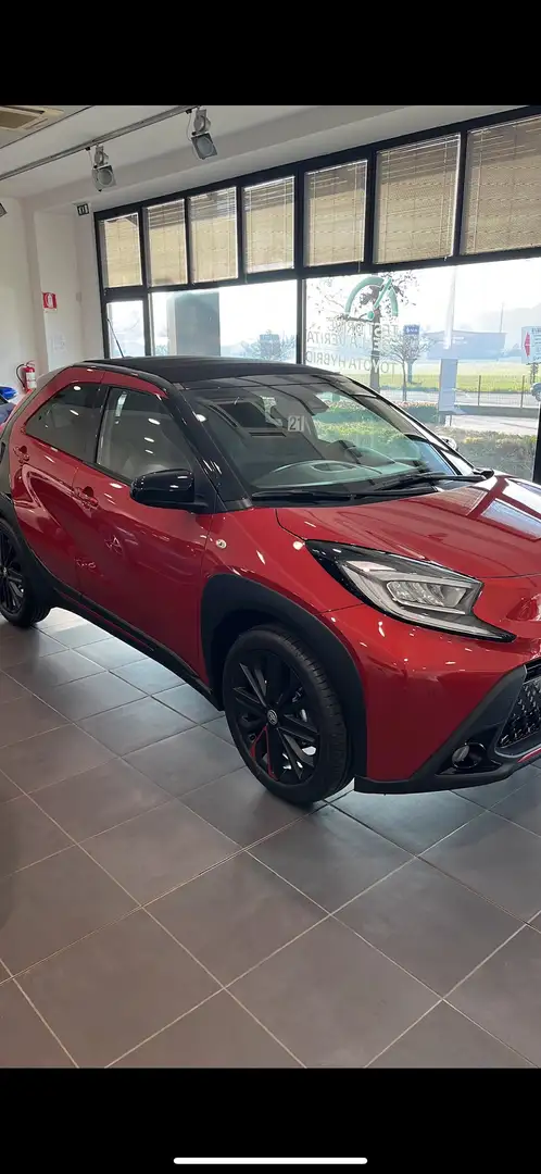 Toyota Aygo Aygo X Air X 1.0 Lounge Air 72cv Piros - 2