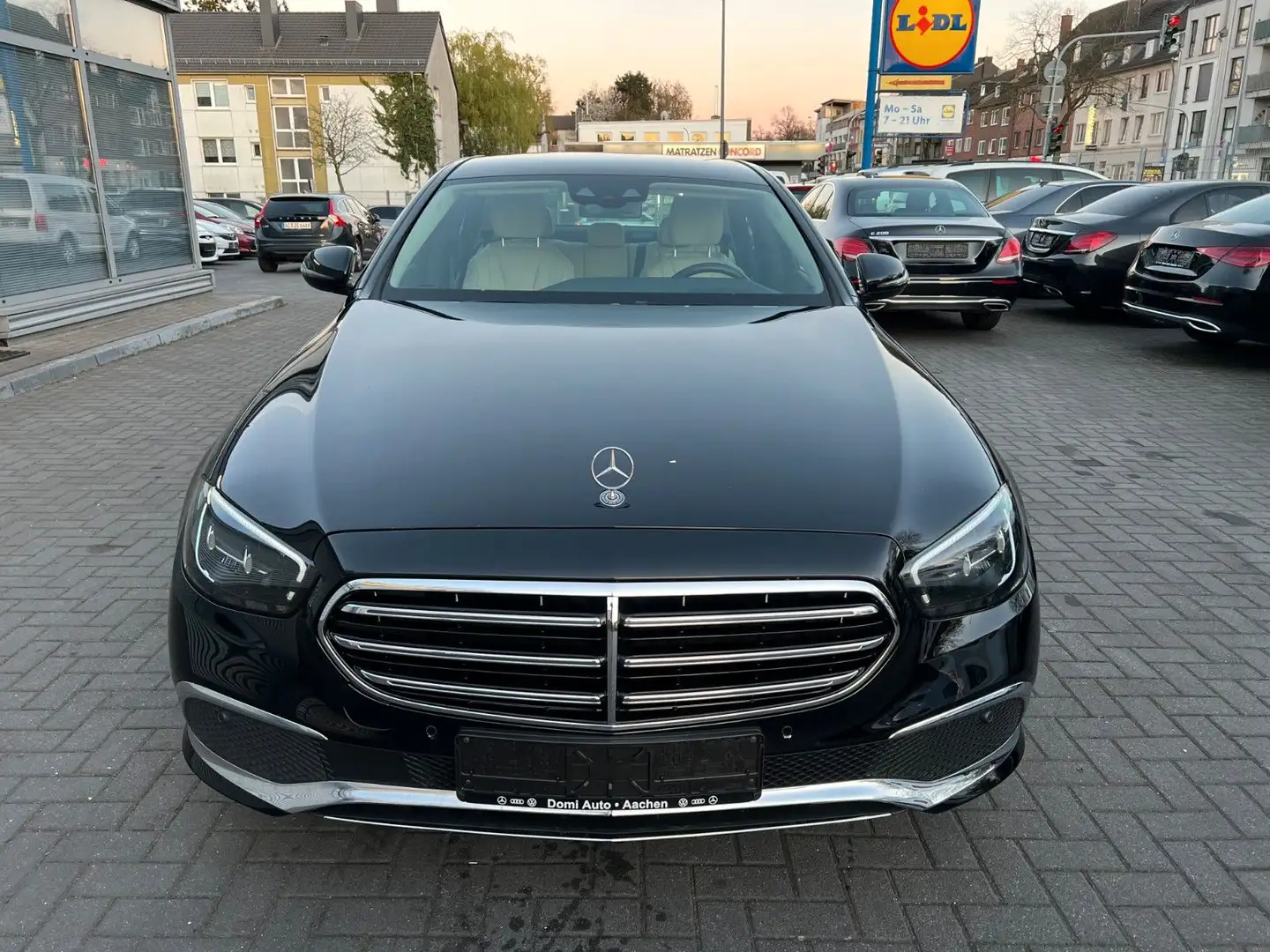 Mercedes-Benz E 220 E -Klasse Lim. E 220 d 4Matic/Head-upLeder Zwart - 2