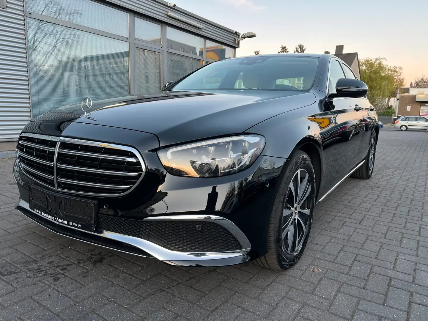 Mercedes-Benz E 220 E -Klasse Lim. E 220 d 4Matic/Head-upLeder Zwart - 1