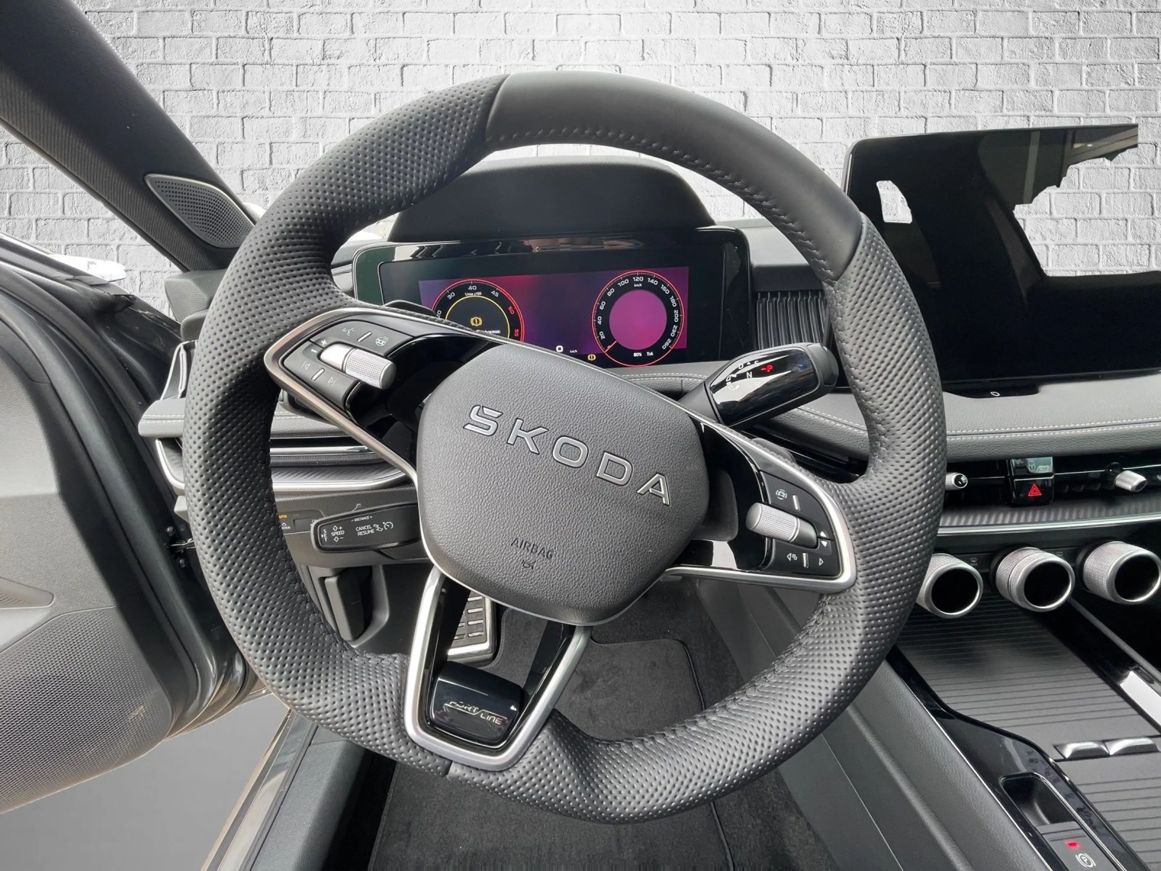 Skoda Superb Combi 2,0 TDI DSG 4x4 - Sportline — photo 10
