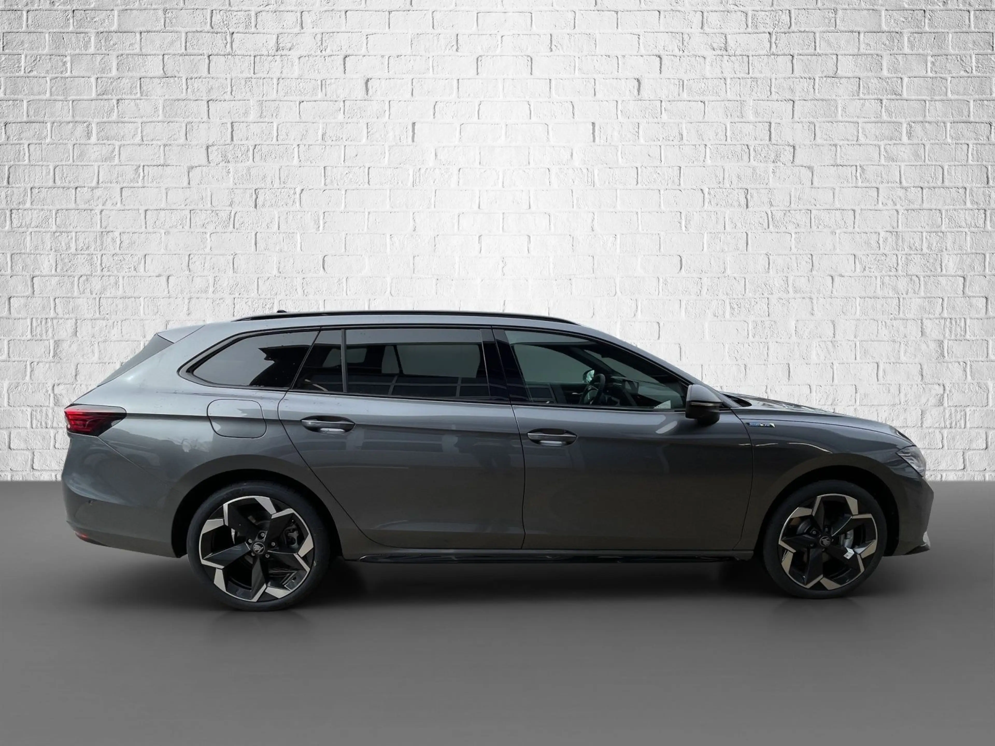 Skoda Superb Combi 2,0 TDI DSG 4x4 - Sportline — photo 6