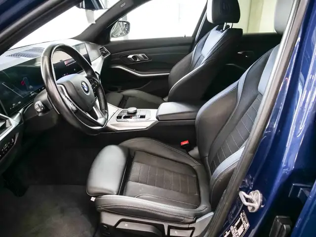 BMW 3 Series view 8