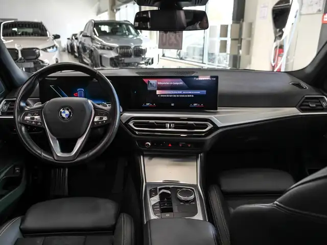 BMW 3 Series view 11