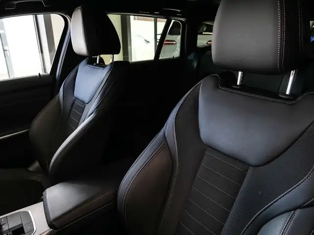 BMW 3 Series view 9