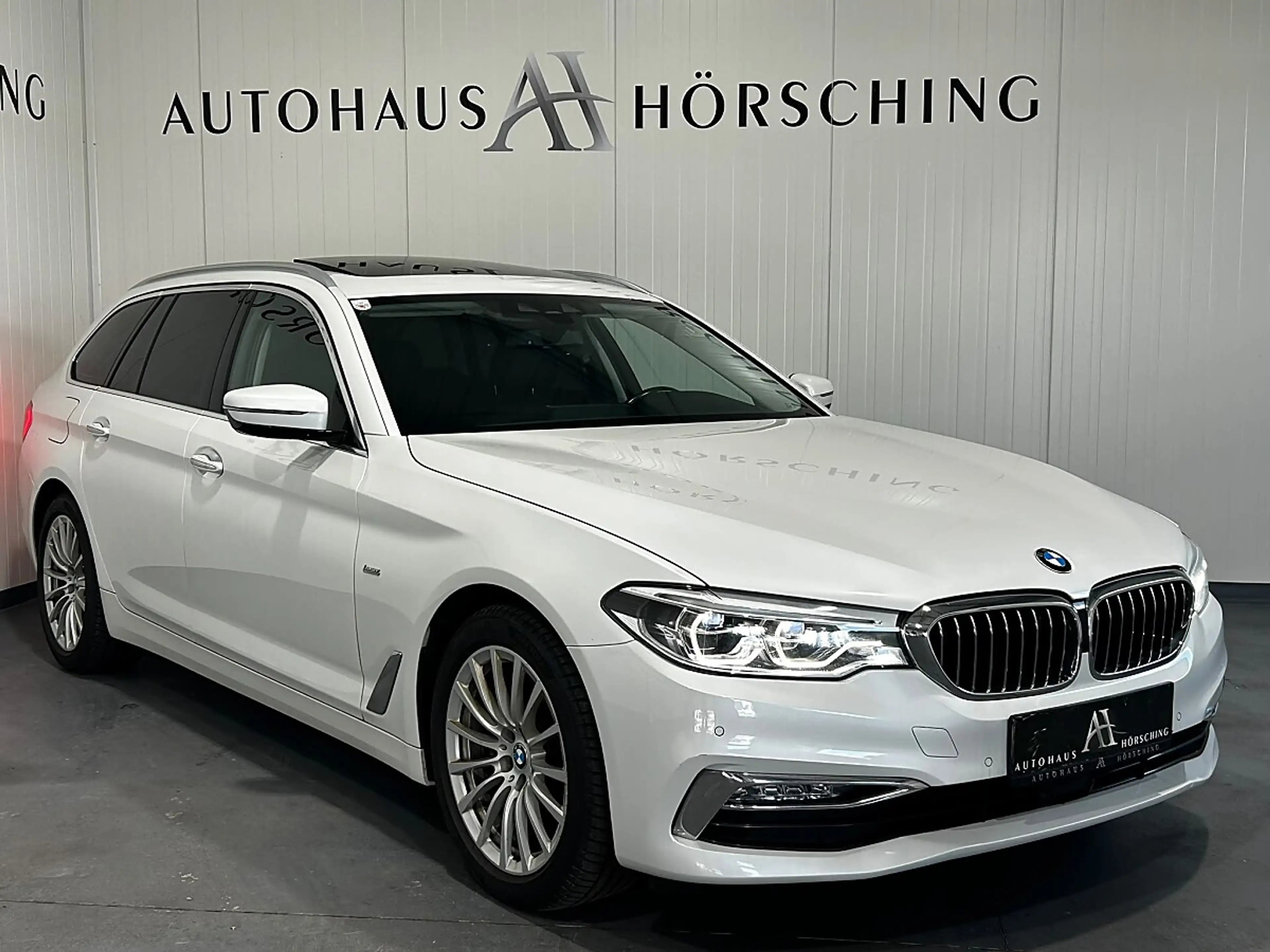 BMW 520 d Touring Aut.//PANO//HEAD-UP//AMBIENTE//