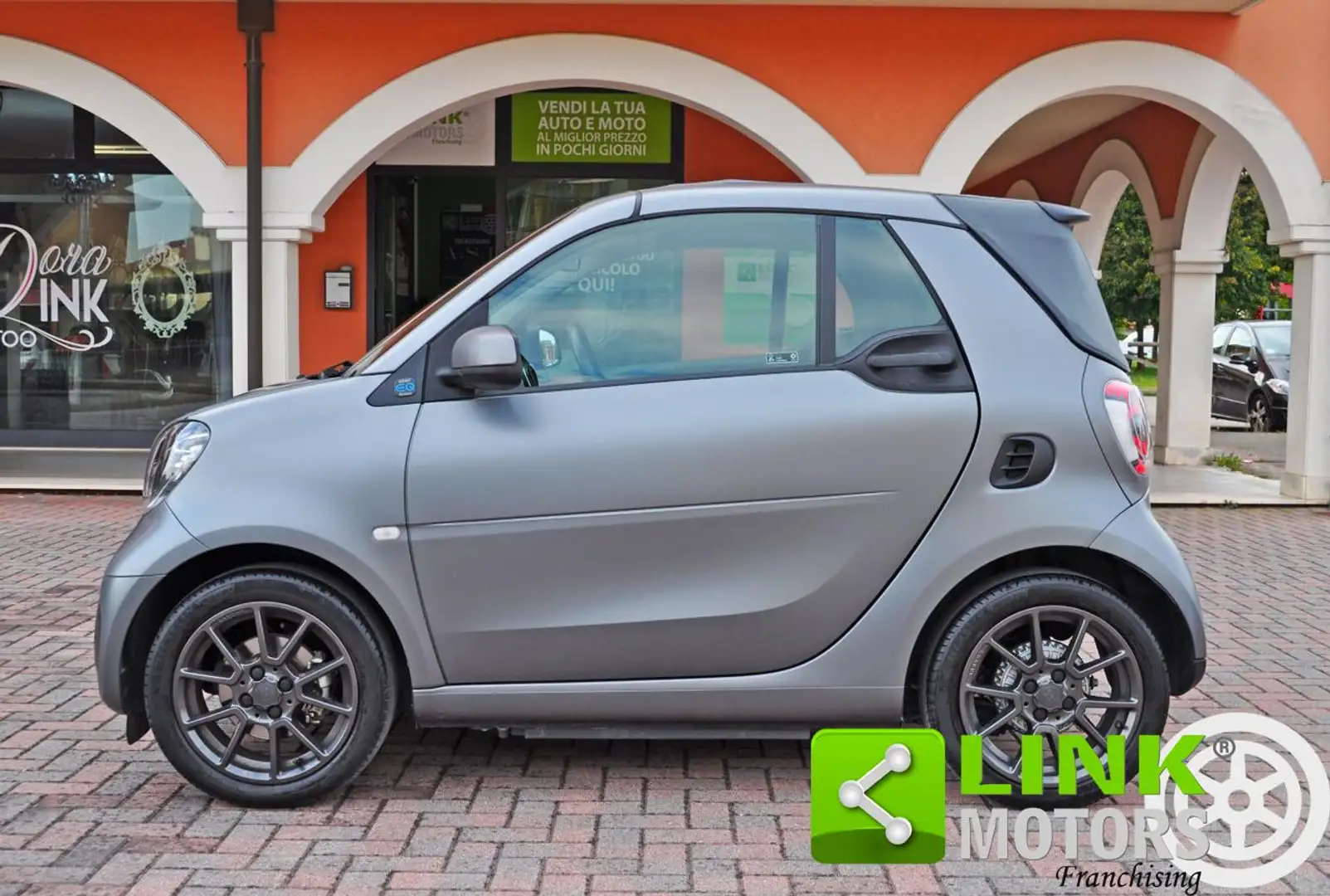 smart forTwo EQ cabrio Suitegrey (22kW) Grigio - 2