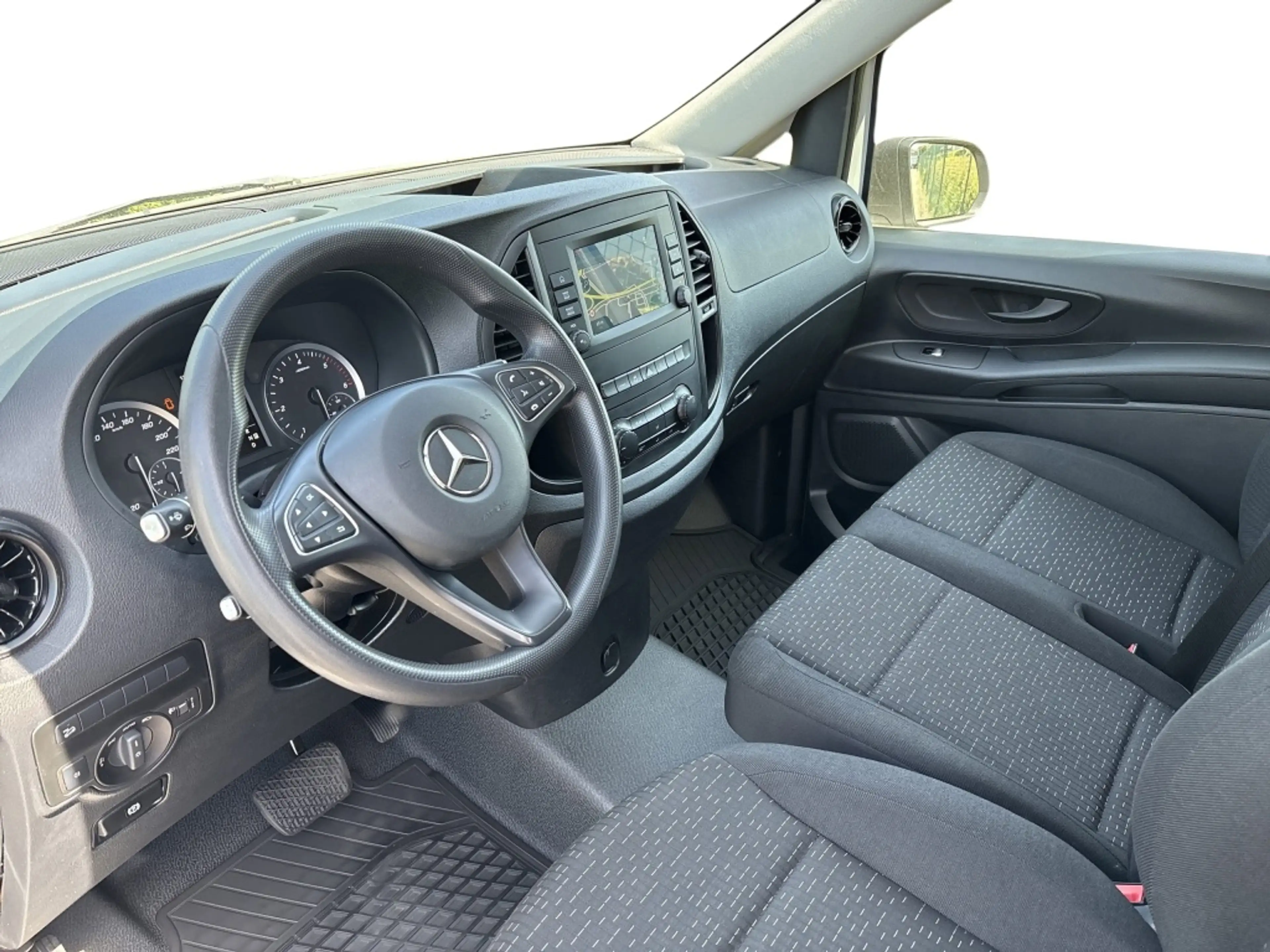 Mercedes-Benz Vito 119 CDI 4x4 Tourer PRO Lang AHK AUT Kam. LM — photo 9