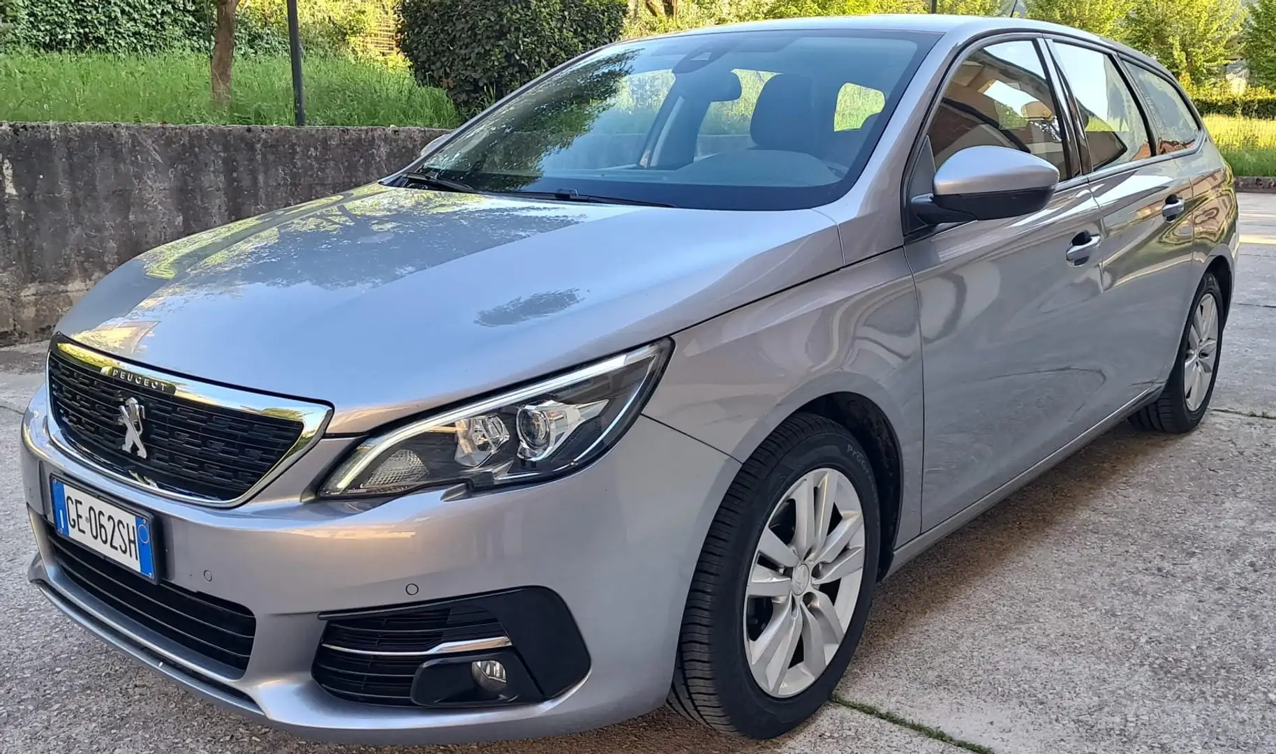 Peugeot 308 SW 1.5 BlueHdi Active Business EAT8 Gris - 2