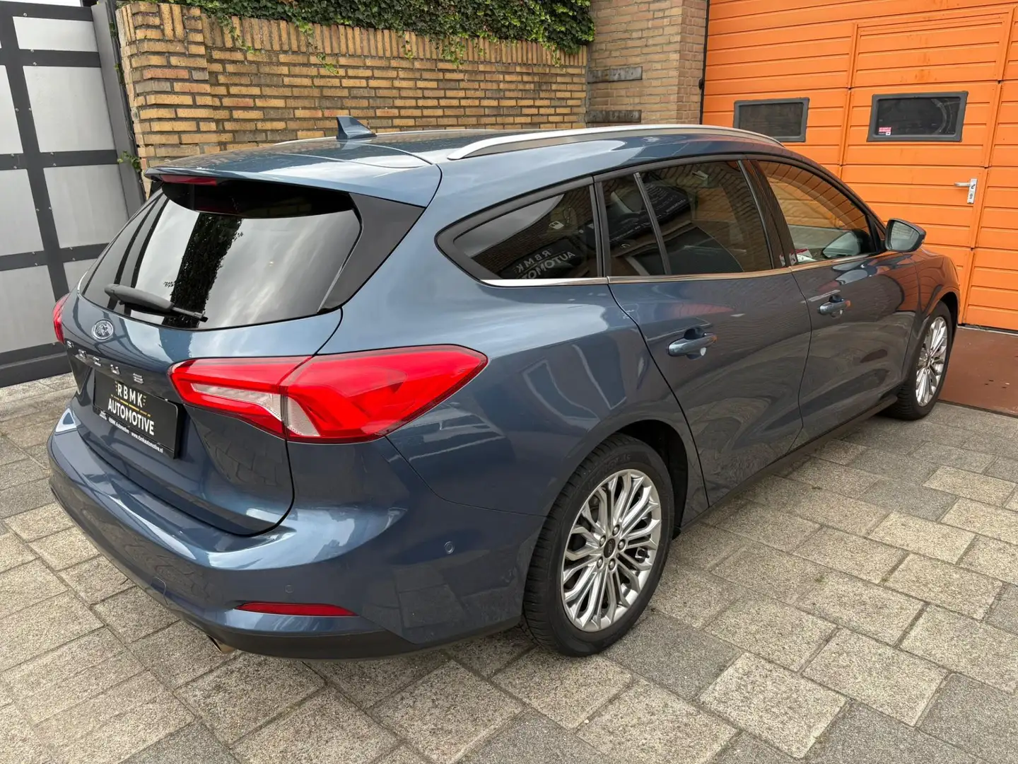 Ford Focus Wagon 1.0 EcoBoost Titanium Business Blau - 2